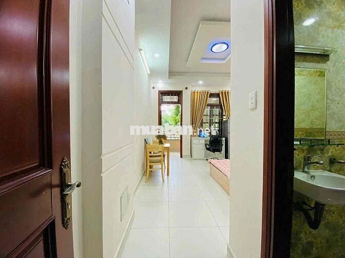 STUDIO BAN CÔNG FULL NỘI THẤT GẦN ETOWN CỘNG HOÀ - NHÀ THANG MÁY