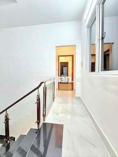 XE HƠI NGỦ TRONG NHÀ - NHÀ 3 TẦNG - NGANG 4M - 60M2 - QUẬN 7