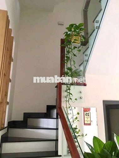 NHÀ 4 TẦNG ĐẸP —NGUYỄN VĂN YẾN. PHƯỜNG PHÚ THẠNH(4m x 15m)