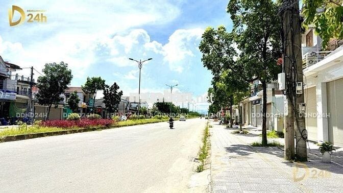 NHÀ 4 TẦNG GÓC 02 MẶT TIỀN ĐƯỜNG 36m TỈNH LỘ 10 THUẬN TIỆN KINH DOANH