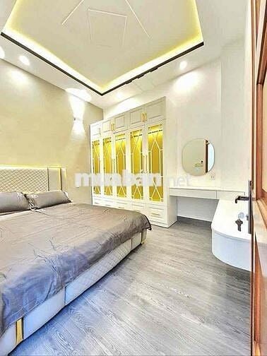 XE HƠI NGỦ TRONG NHÀ - NHÀ 3 TẦNG - NGANG 4M - 60M2 - QUẬN 7