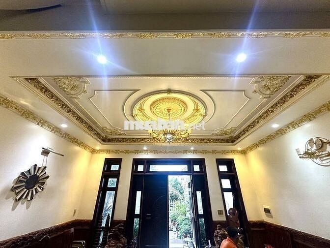 BÁN BIỆT THỰ 3TẦNG PHONG CÁCH CỔ ĐIỂN. DT:135M2/ NG. 6M.GIÁ HƠN 6 TỎI