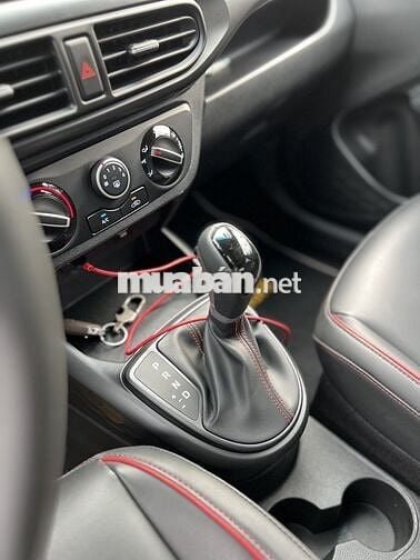 Hyundai Grand i10 2022 hatback 1.2 AT - 30000 km