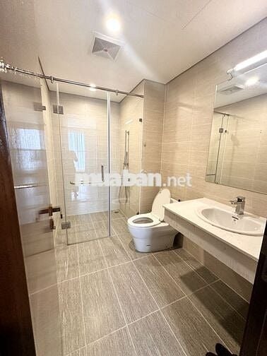 CHÍNH CHỦ cần bán gấp  chung cư cao cấp 82 m2,2 PN tòa Golden Palm