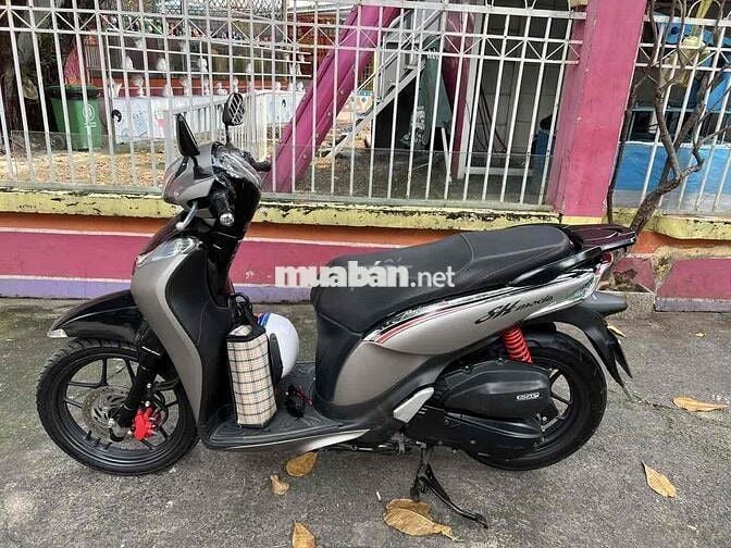 cần bán xe SH mode màu xám ở đường phạm văn chiêu