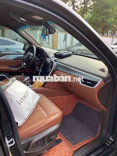 VinFast Lux SA2.0 2019 Premium 2.0 AT - 99000 km