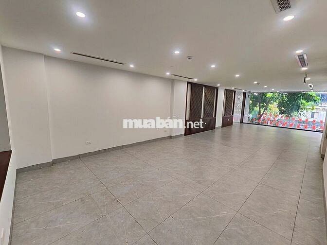 Cho thuê MBKD + VP 80m2 ô tô đỗ cửa, vào đc luôn, Cầu Giấy