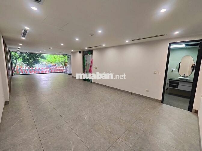 Cho thuê MBKD + VP 80m2 ô tô đỗ cửa, vào đc luôn, Cầu Giấy