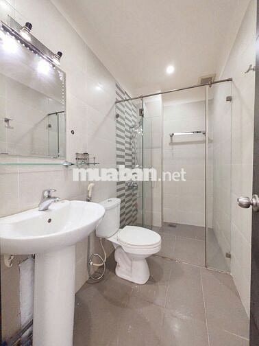 Đúng hình đúng giá Cửa sổ Full nội thất rộng mới thoáng