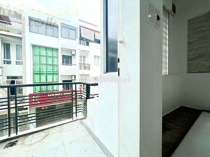 CHDV Studio Ban Công Full Nội Thất Ngay Khu Phan Xích Long