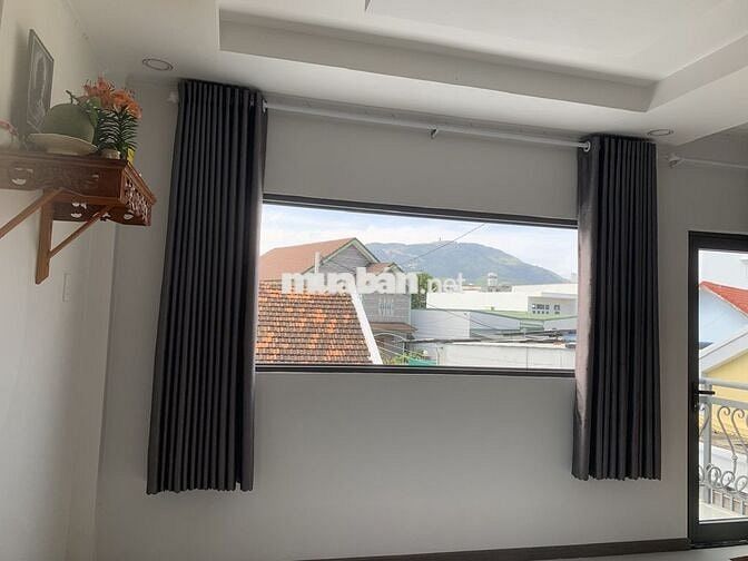 CHO THUÊ TẦNG 2 NHÀ MỚI XÂY CÂY SỐ 4 VĨNH THẠNH NHA TRANG S 85M2