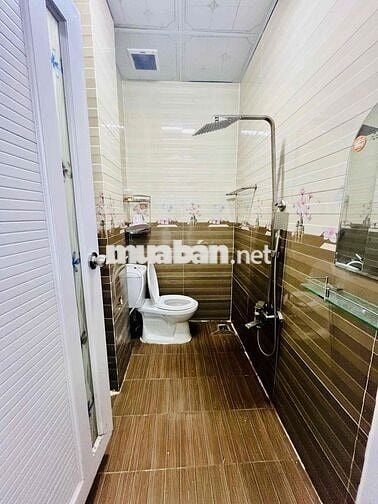 CHO THUÊ NHÀ 1 LẦU CÓ NỘI THẤT KDC HỒNG LOAN - ĐỐI DIỆN BẾN XE CT