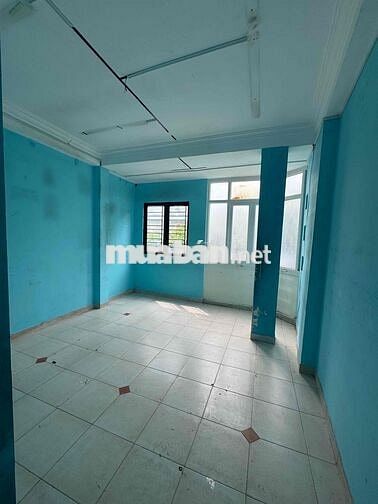 Nhà Bán . Phạm Hữu Chí. Chợ Tân Thành . DT 3m50x7m10 .3 lầu sân Thượng