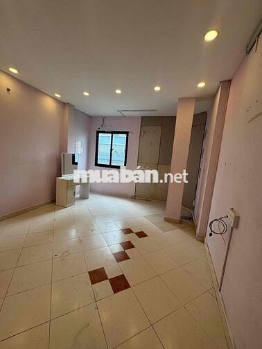 Nhà Bán . Phạm Hữu Chí. Chợ Tân Thành . DT 3m50x7m10 .3 lầu sân Thượng