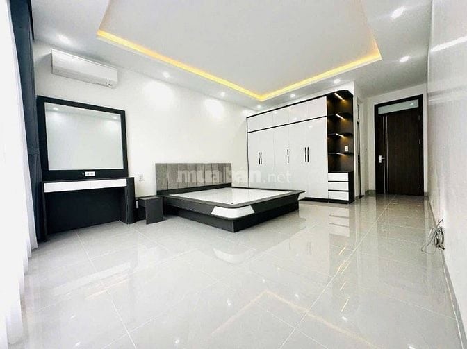 Bán nhà Thái Hà 65m2, khu phân lô, ô tô tránh, vỉa hè, kinh doanh