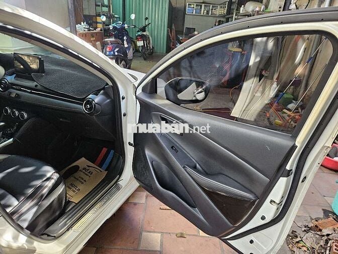 Mazda 2 2017  1.5 AT