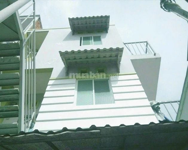 Phòg lầu 1,sạch đẹp,ML PANASONIC,giờ tự do,tiện đi lại,gần chợ PhúLâm