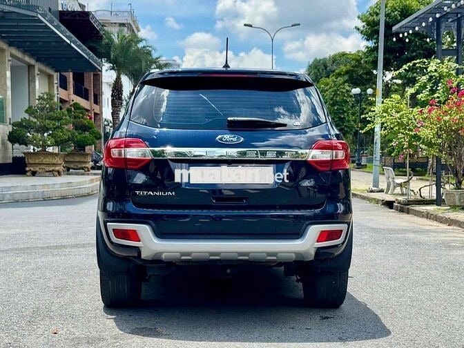 Ford Everest Titanium 4x2 - Xe cty xhđ