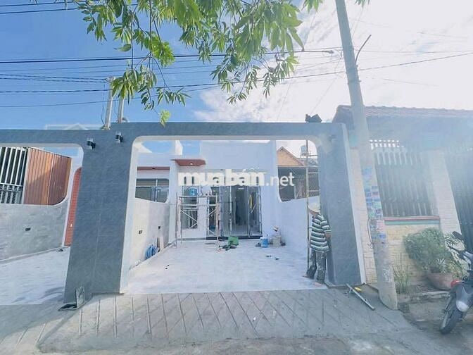 Cần bán căn cấp 4 gần hoàn thiện, sổ hồng riêng thổ cư