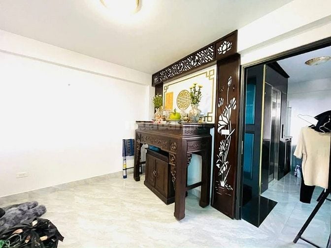 Bán nhà 5 tầng phố Phạm Tuấn Tài, có thang máy, ô tô tránh, phân lô