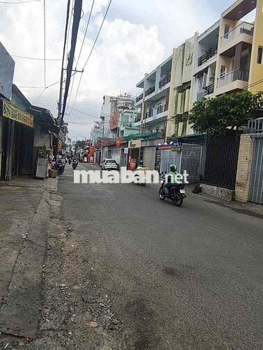 NHÀ 2 MẶT TIỀN ĐƯỜNG 16M CÓ LỀ 2 BÊN 2M GIÁP SÁT TRỤC ĐƯỜNG THỐNG NHÂT