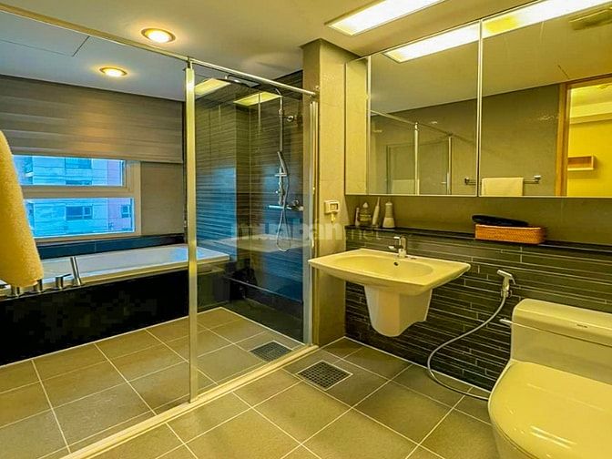 Căn hộ bán tại Xi Riverview Palace Thảo Điền gồm 3 phòng ngủ 145m2