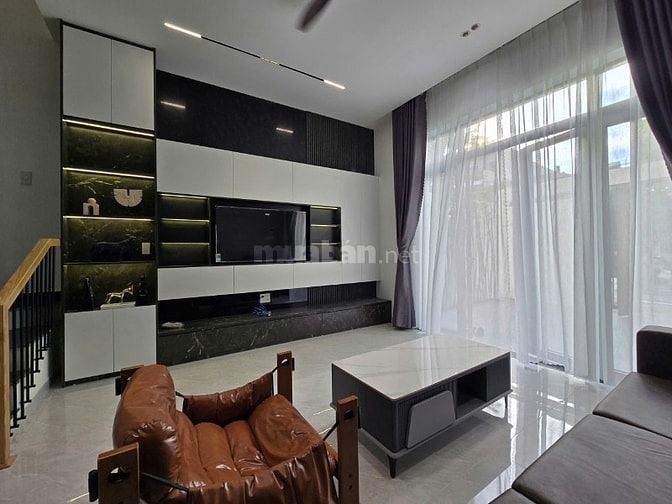 Chủ cần bán nhanh nhà 3 tầng,thanh lương 9 giá tốt