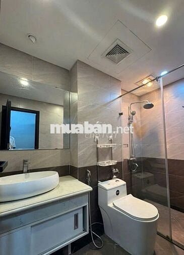 Chỉ hơn 8 tỷ có nhà đẹp Phùng Chí Kiên, 30m2, 5T-ô tô, full nội thất