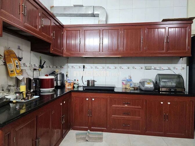 Vị trí nhà ở đường Lê Trọng Tấn, nhà gần trường học. Xiêu thị.  Chợ