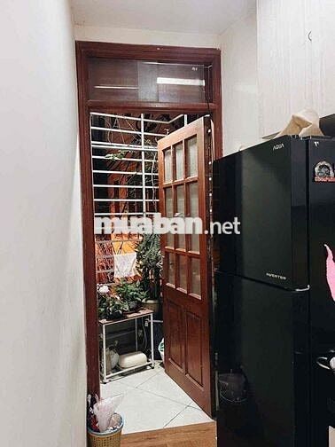 Bán chung cư Mini Cầu Giấy. Dt 53m2, 2n 2vs giá 2.3 tỷ