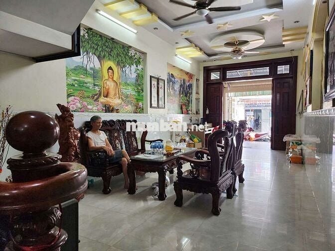 Vị trí nhà ở đường Lê Trọng Tấn, nhà gần trường học. Xiêu thị.  Chợ