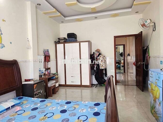 Vị trí nhà ở đường Lê Trọng Tấn, nhà gần trường học. Xiêu thị.  Chợ