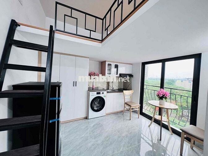 CHDV đối diện FPT - Ô Tô đỗ trước nhà - 2 mặt tiền 15P khép kín