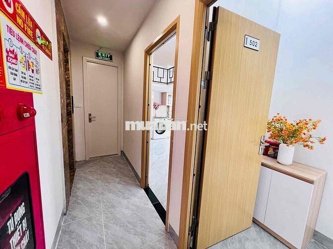 CHDV đối diện FPT - Ô Tô đỗ trước nhà - 2 mặt tiền 15P khép kín