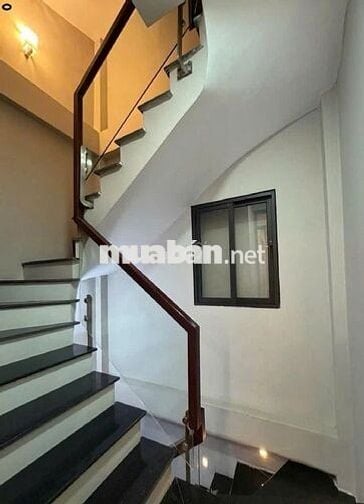 Chỉ hơn 8 tỷ có nhà đẹp Phùng Chí Kiên, 30m2, 5T-ô tô, full nội thất