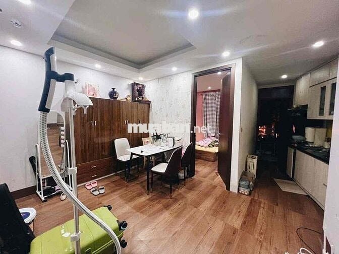 Bán chung cư Mini Cầu Giấy. Dt 53m2, 2n 2vs giá 2.3 tỷ