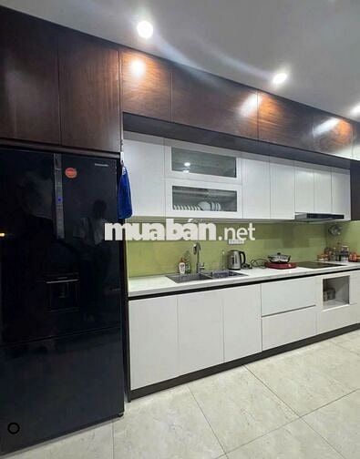 Chỉ hơn 8 tỷ có nhà đẹp Phùng Chí Kiên, 30m2, 5T-ô tô, full nội thất