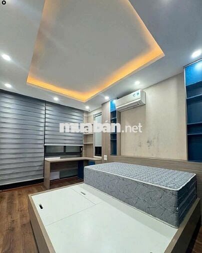 Chỉ hơn 8 tỷ có nhà đẹp Phùng Chí Kiên, 30m2, 5T-ô tô, full nội thất