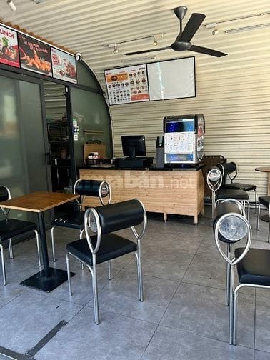  CHO THUÊ QUÁN CAFE & GÀ RÁN – GÓC 3 MẶT TIỀN CỰC HIẾM NGAY TRUNG TÂM 