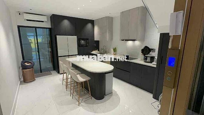 Nhà ở SD 350m2, 6PN, 7WC, đường Hoàng Văn Thụ, Phú Nhuận