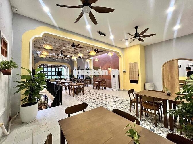 CHO THUÊ MẶT BẰNG SIÊU RỘNG ĐẸP 210M2 KHU PHỐ HÀN GIÁ 90 TRIỆU