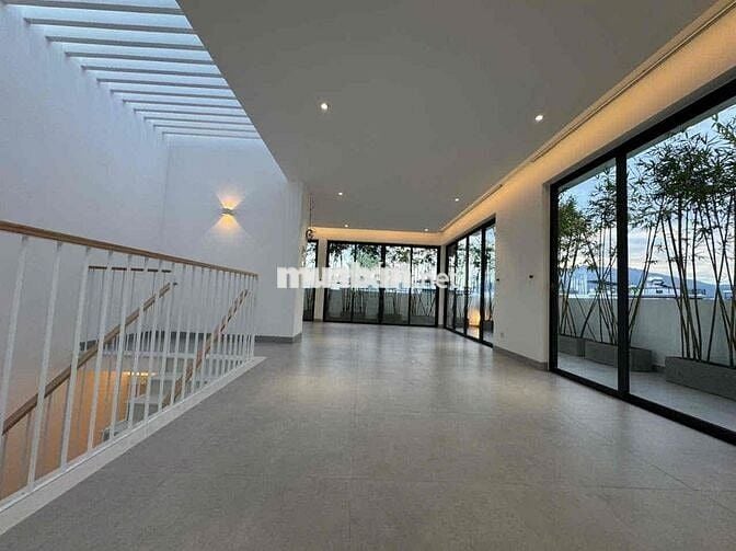 CHO THUÊ BIỆT THỰ SÂN VƯỜN KĐT MỸ VĨNH THÁI ĐẦY ĐỦ NỘI THẤT GIÁ 35 TRI