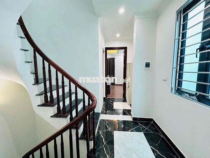 Siêu Phẩm Lô Góc - Ô Tô Đỗ Cửa - 2 Mặt Thoáng - Đầy Đủ Nội Thất