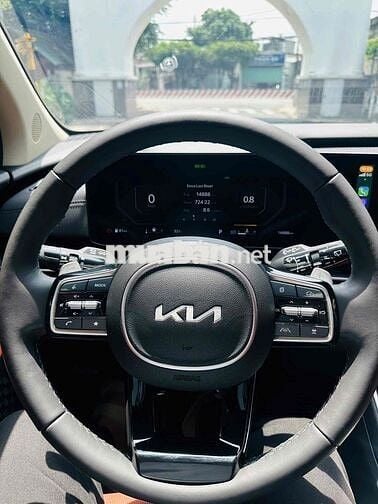 Kia Carnival 2022 Signature 2.2D - 14000 km