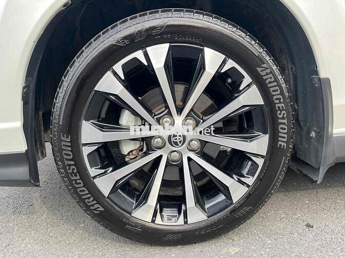 Toyota Veloz Cross 2024 CVT Top - Giá còn giảm