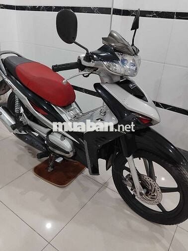 Xe honda đời mới có Fi,còn mới toanh như xe mới