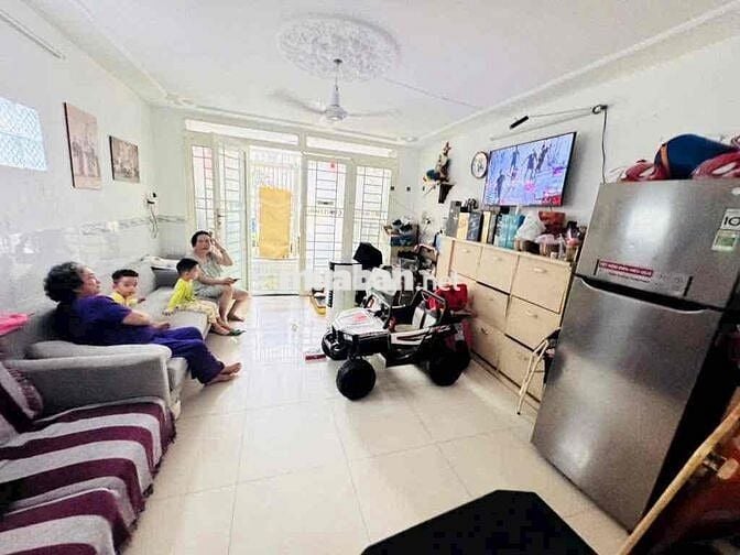 Nhà ngon hẻm thẳng, dt 4x12 shr Dương Bá Trạc giá 5.5tỷ tl.