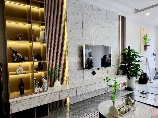 Bán nhà 6 tầng thang máy phố Ngô Xuân Quảng, Full đồ khuôn tiền 8.x 