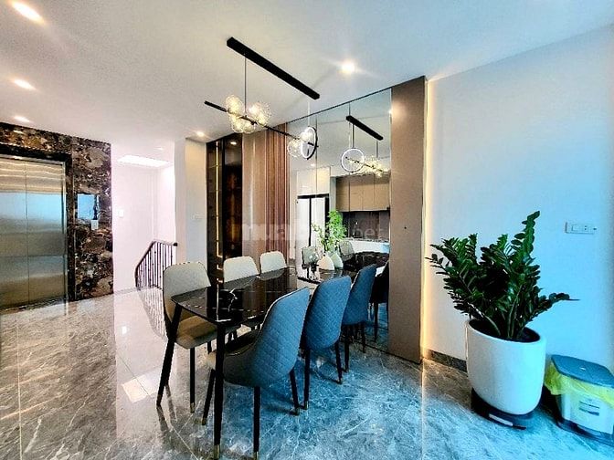 Bán nhà 6 tầng thang máy phố Ngô Xuân Quảng, Full đồ khuôn tiền 8.x 