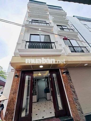 Đại Cát - 35m2 - 5 tầng - sân rộng ô tô đỗ cửa